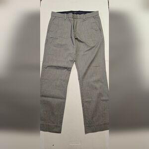 GAP Men's Straight Fit Jeans in Light Gray